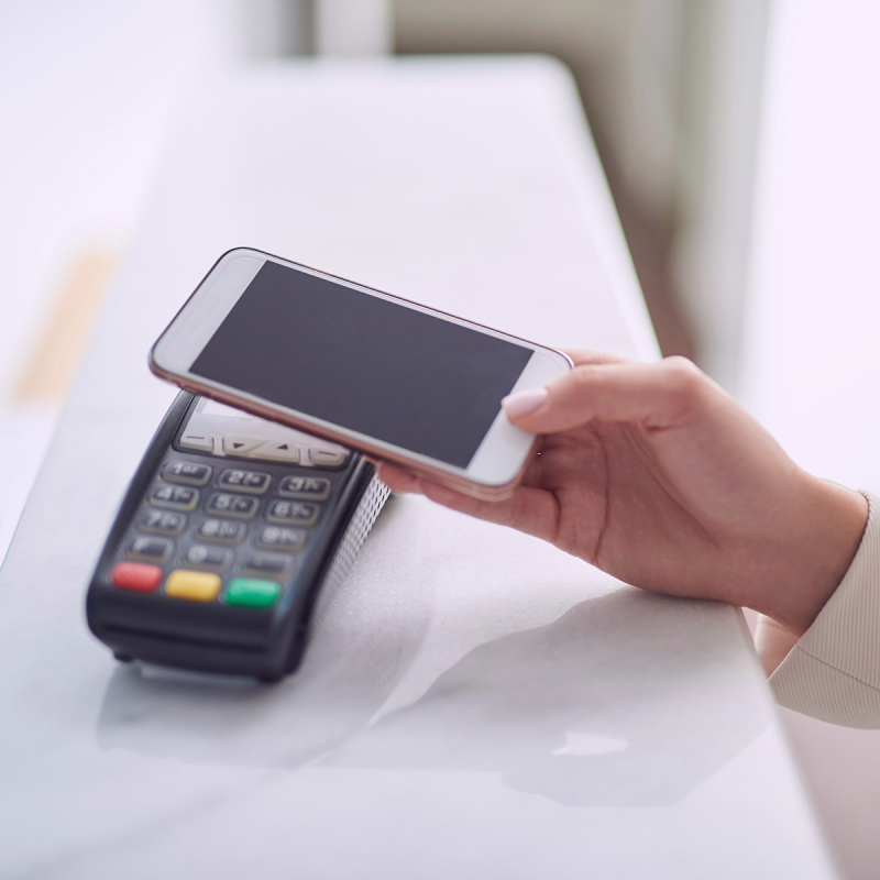 Paiement avec smartphone sur TPE bancaire